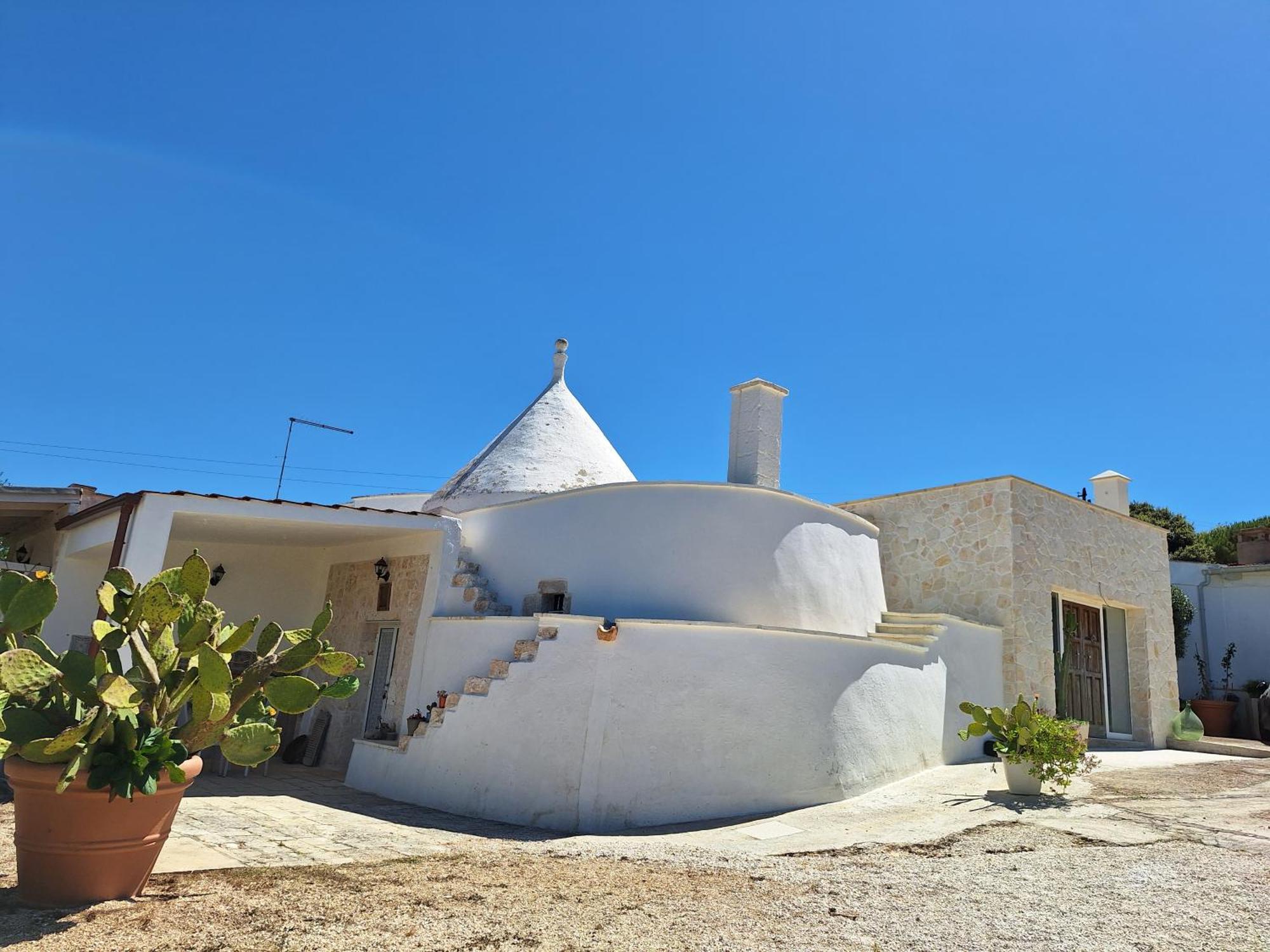 Holiday Home Trullo Antico Ostuni Εξωτερικό φωτογραφία